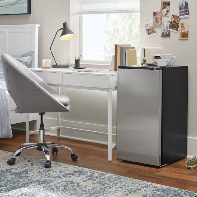 Mini Refrigerator in Stainless Steel O9027
