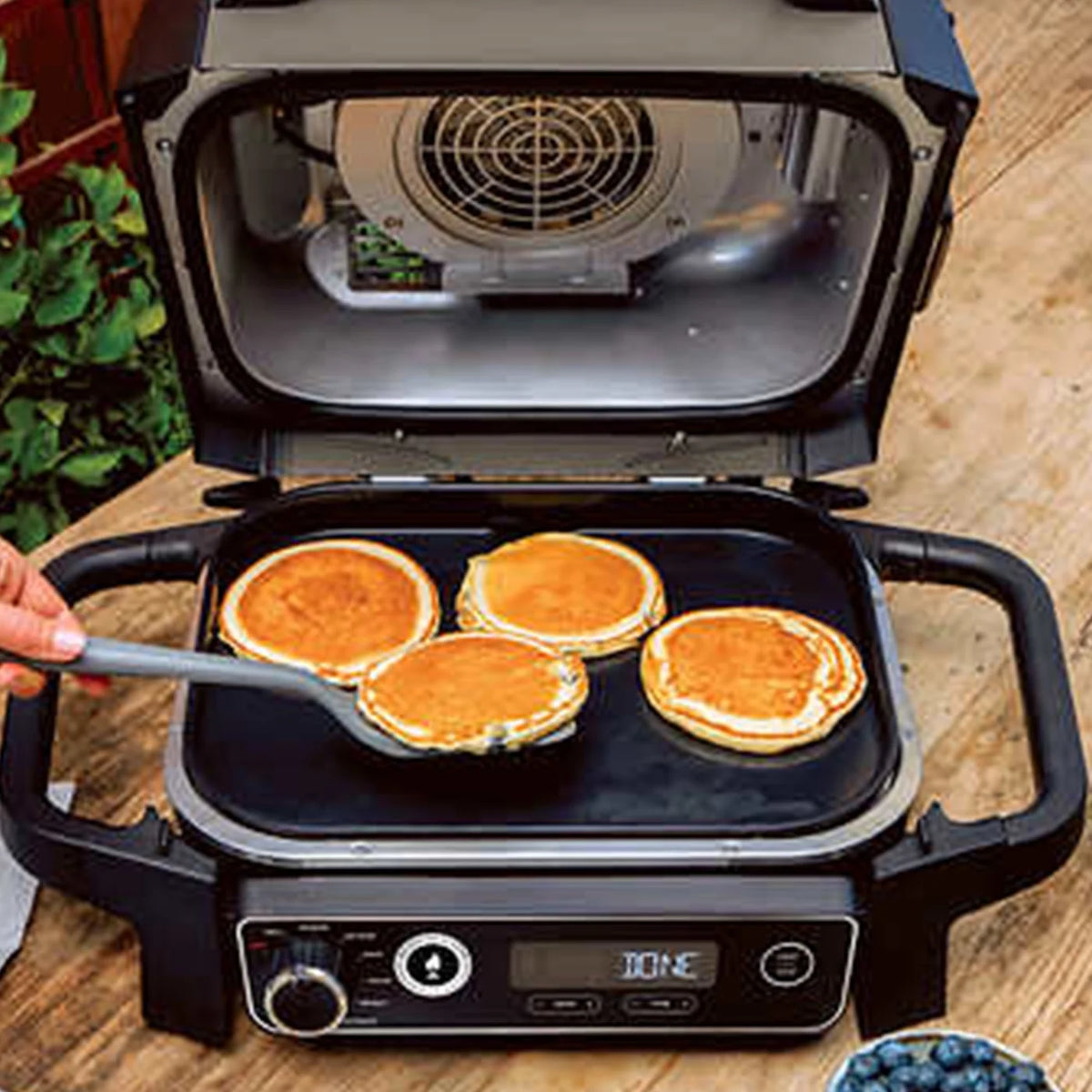 Restored 7-in-1 Outdoor Grill & Smoker and Air Fryer W663