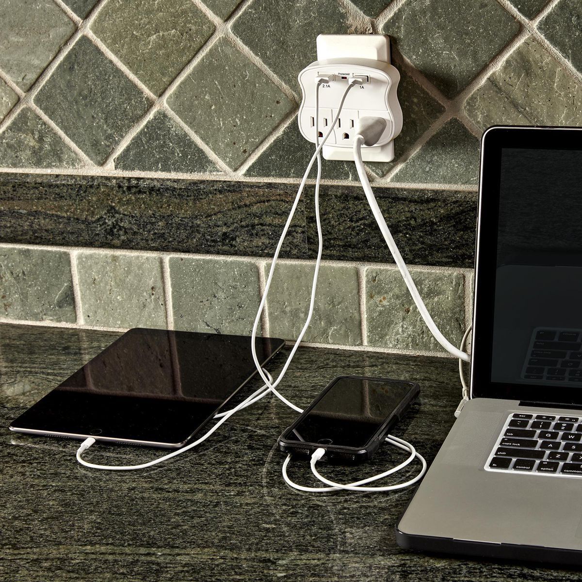 3-Outlet 2 USB Wall Adapter K981764