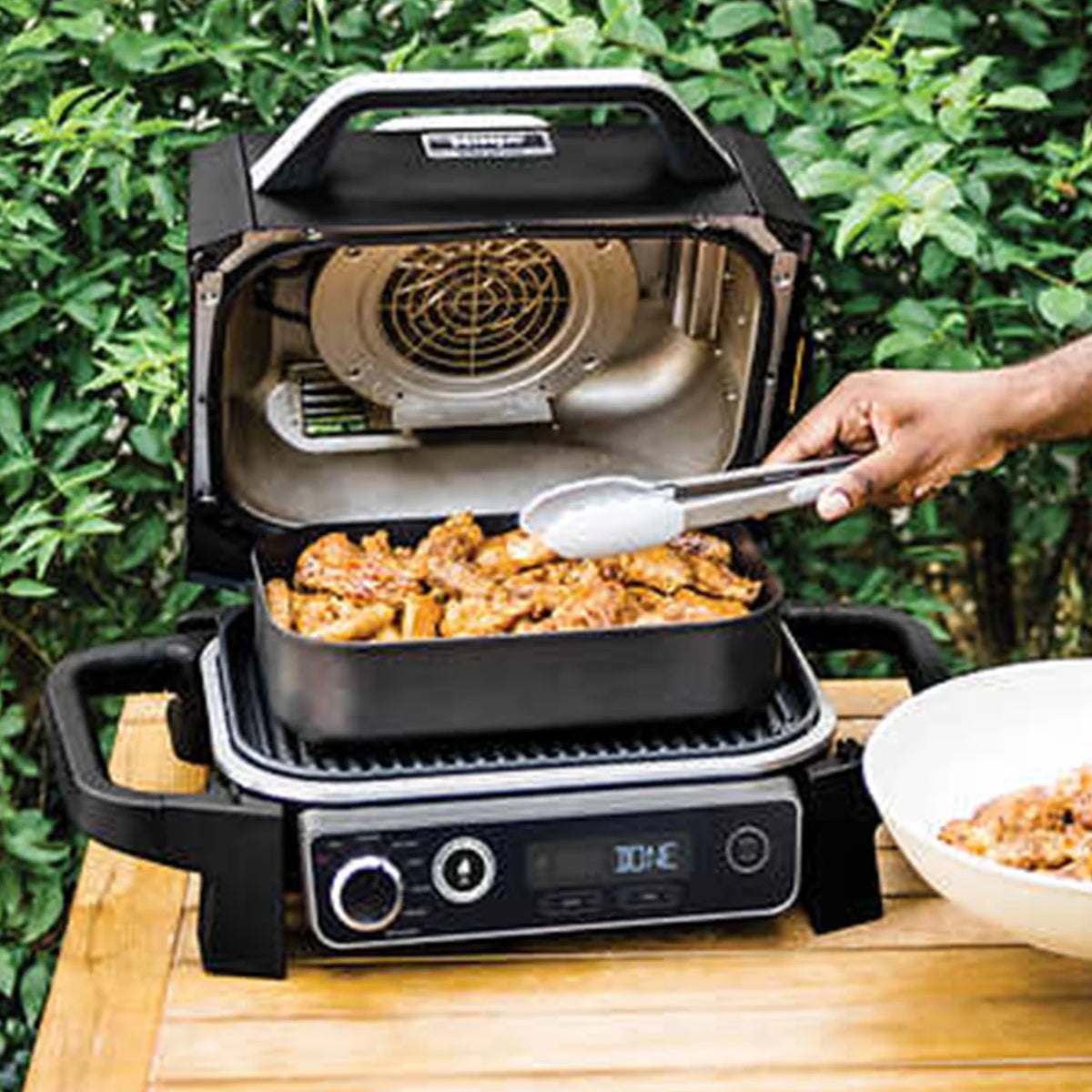 Restored 7-in-1 Outdoor Grill & Smoker and Air Fryer W663