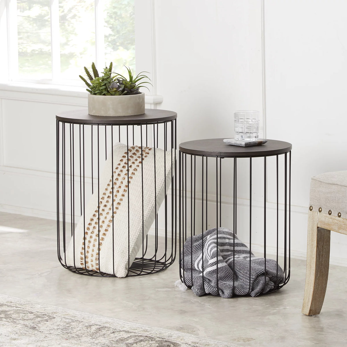 Set of 2 Walnut Finish Nesting Tables P574700