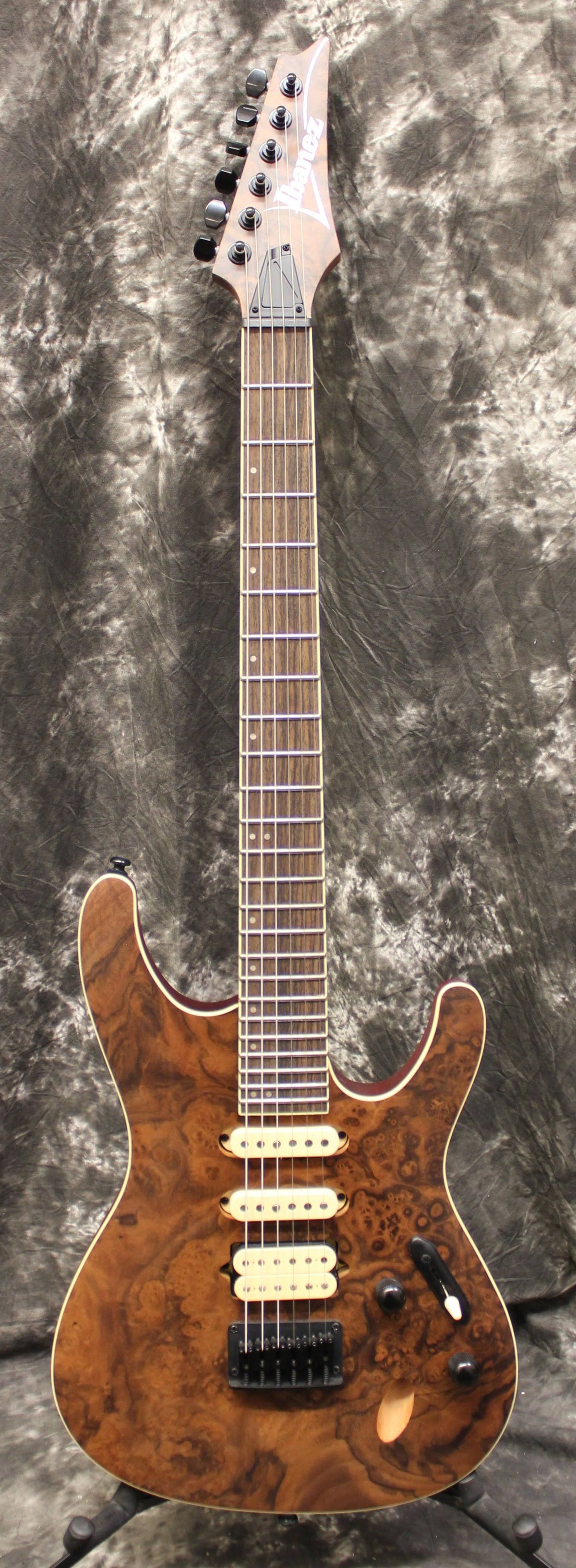 Natural Flat Electric Guitar P20295