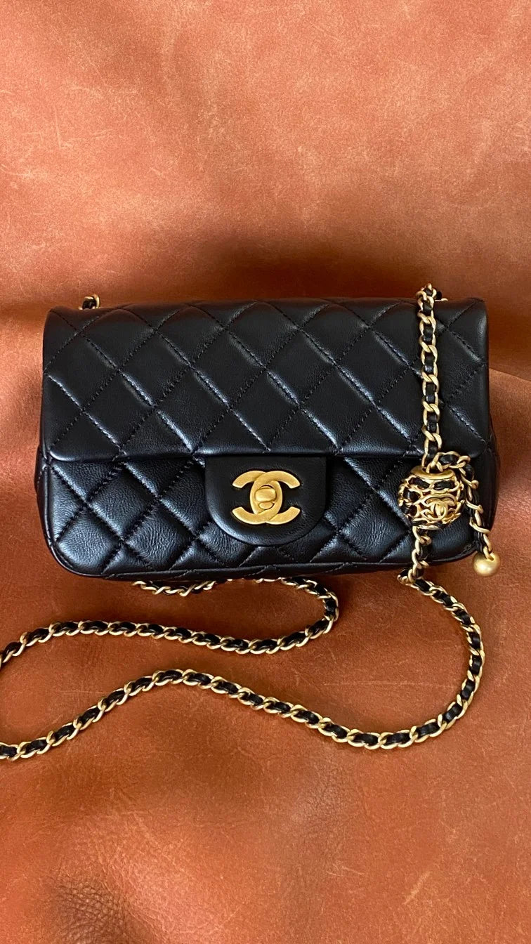 Black Mini Flap Bag O8895