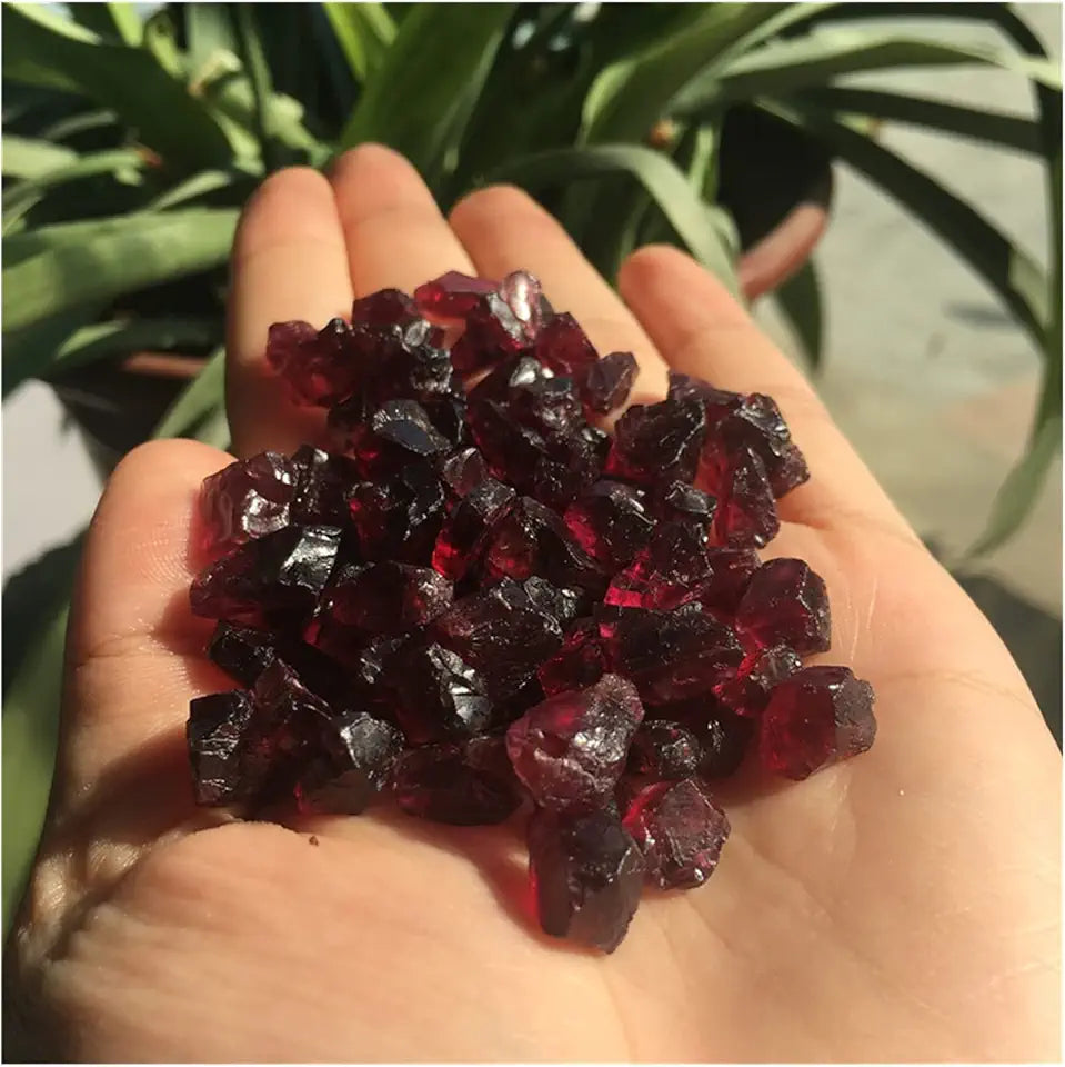 Wine Red Garnet Healing Crystal 100g K443