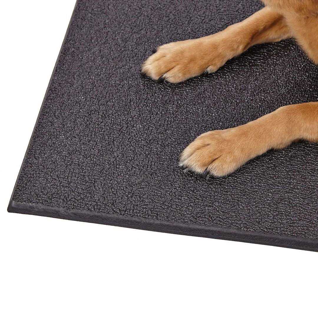 Cushioned Dog Crate Mat J3124