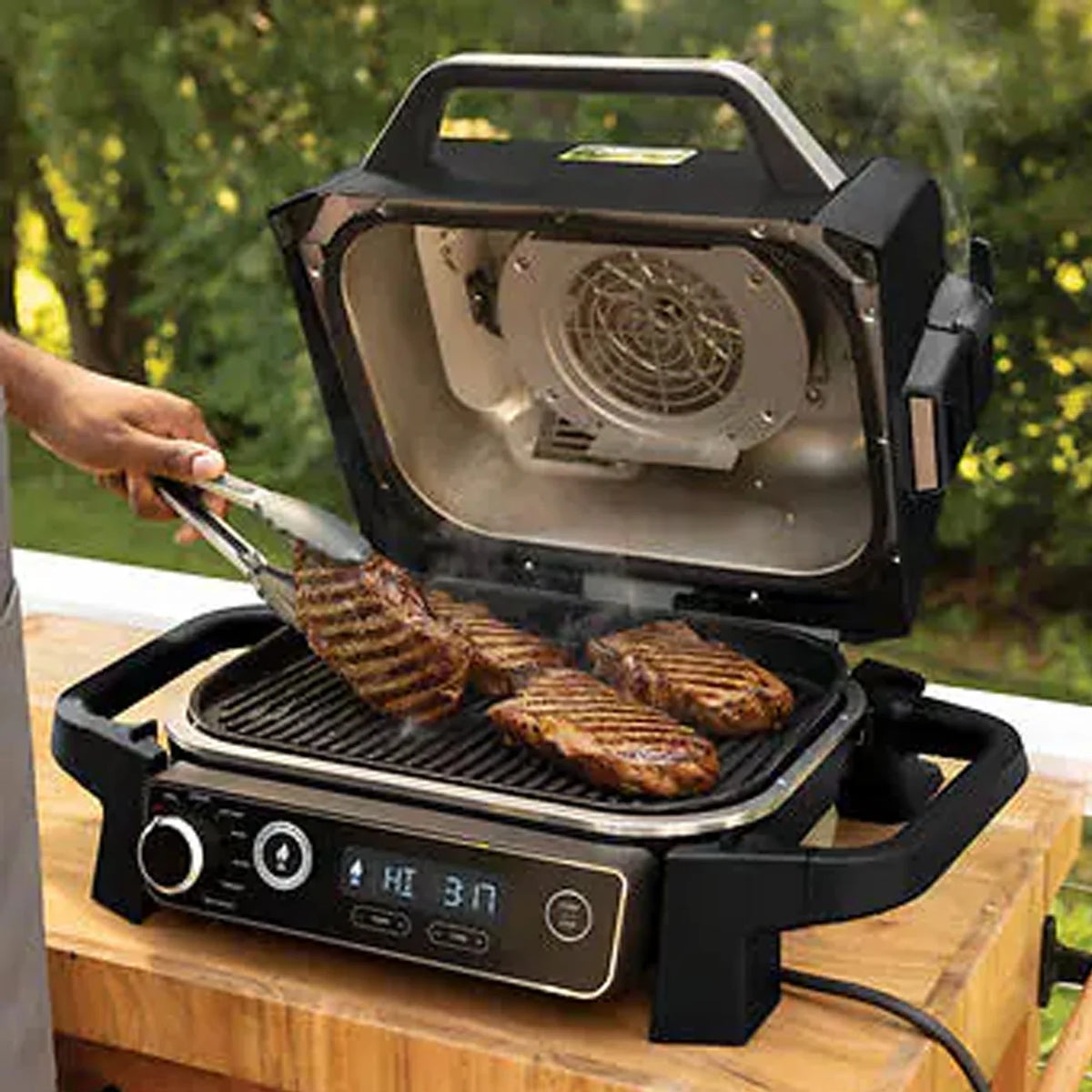 Restored 7-in-1 Outdoor Grill & Smoker and Air Fryer W663